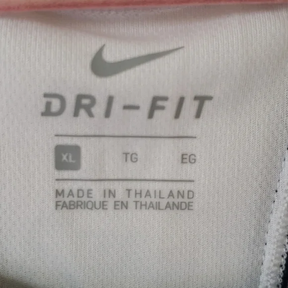 Nike loose fit tank top - Picture 2 of 9